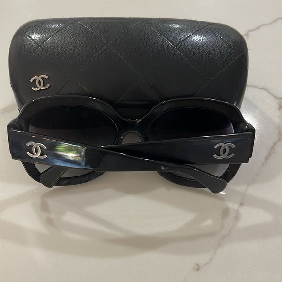 💯 authentic Chanel sunglasses! - Picture 1 of 4
